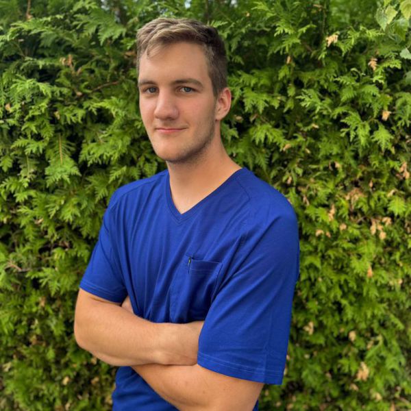 Julian Drexler, Fachmonteur im Team des Meisterbetriebs Michael Wodarz in Gröbenzell – zuverlässig in Wartung, Reparatur und Installation